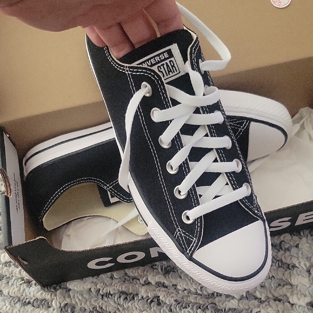 New Women's Black CONVERSE